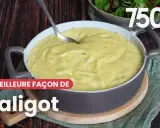 Un plat d'aligot crémeux et onctueux, prêt à être dégusté. La meilleure recette pour un aligot parfait.