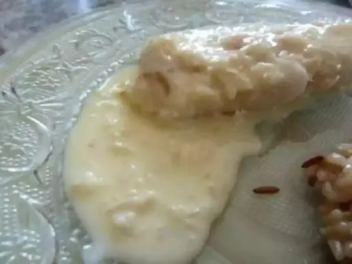 Un plat de poisson nappé d'une sauce onctueuse, parfaite pour une recette beurre blanc. Le riz brun complète ce délice.